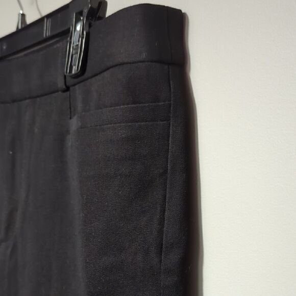 Banana Republic Black Dress Pants with Slim Fit and Cropped Length - Picture 4 of 9